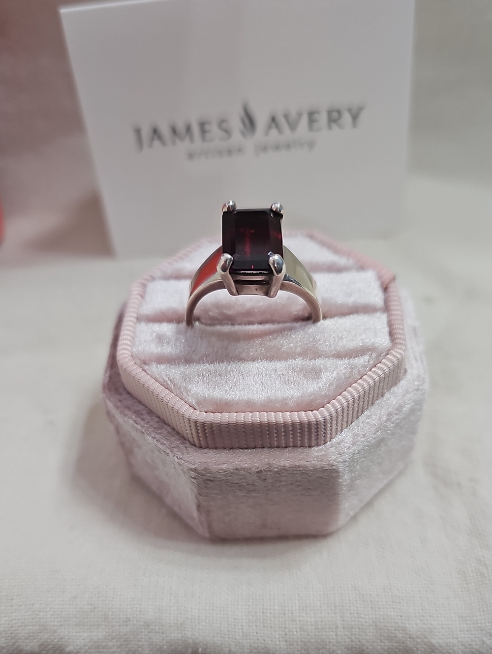 RETIRED James Avery Sterling Silver Bella Ring Garnet Size 8 Mint Condition